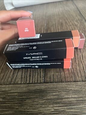 MAC Lipglass Gloss in shade 315- Spice